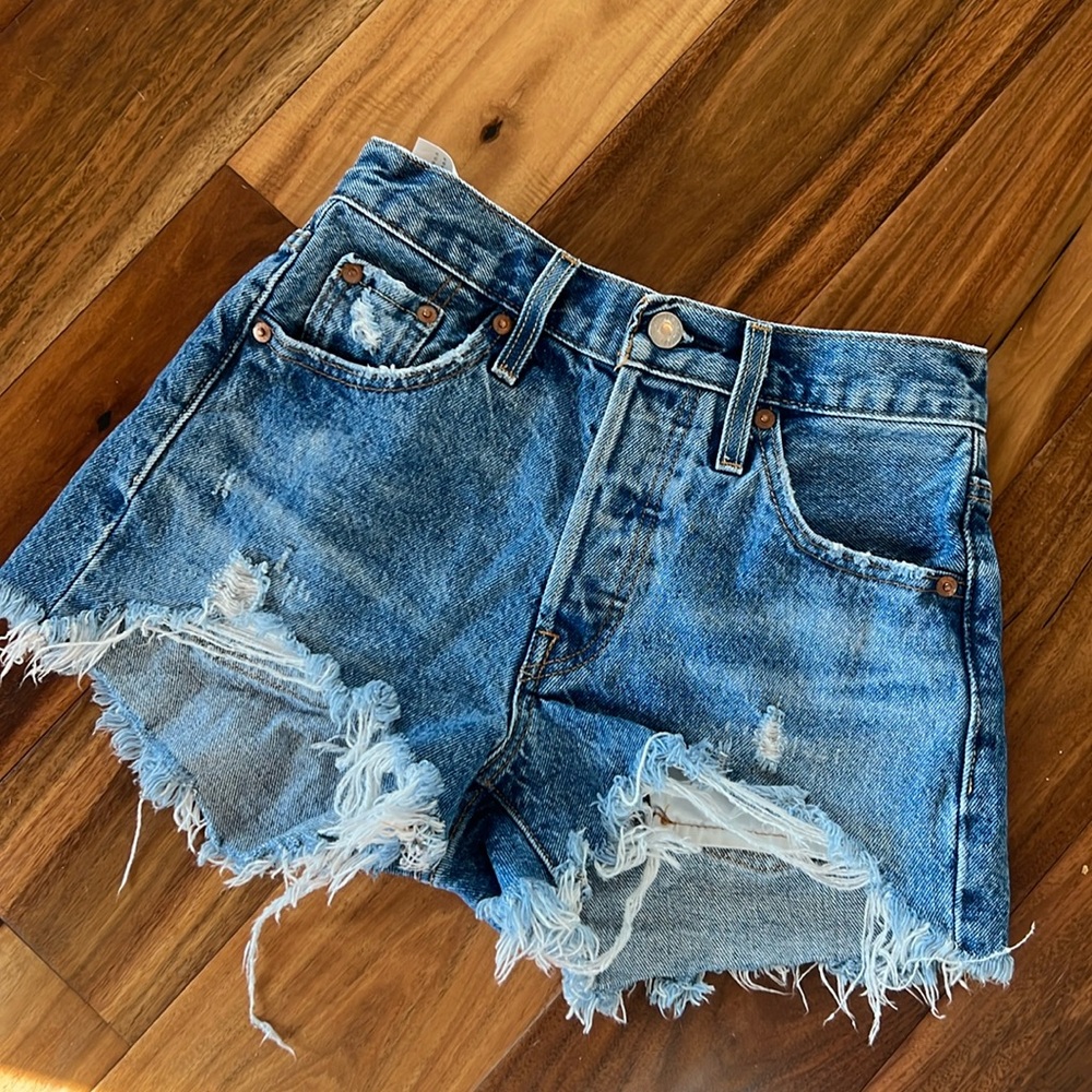 Levi 501 Jean shorts size 23 never worn